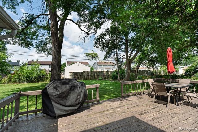 11678 Monsbrook Court, Sterling Heights, MI 48312