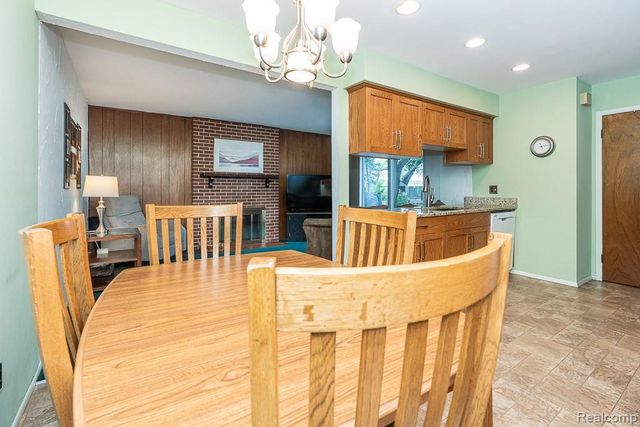 11678 Monsbrook Court, Sterling Heights, MI 48312