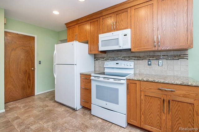 11678 Monsbrook Court, Sterling Heights, MI 48312