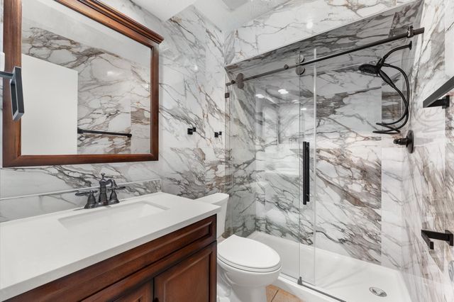 33 Crystal Lake Lane, The Woodlands, TX 77380