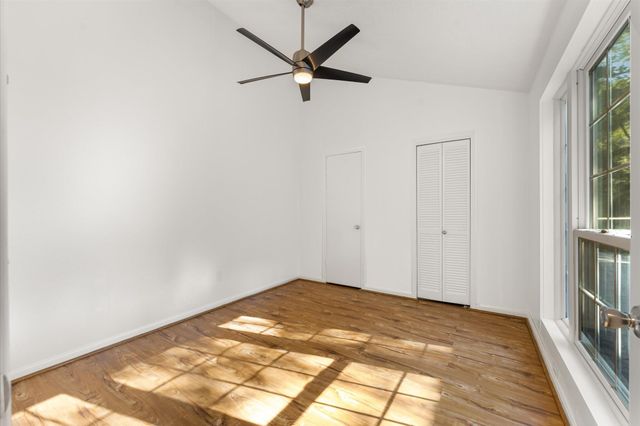 33 Crystal Lake Lane, The Woodlands, TX 77380