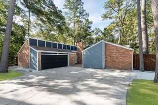 33 Crystal Lake Lane, The Woodlands, TX 77380
