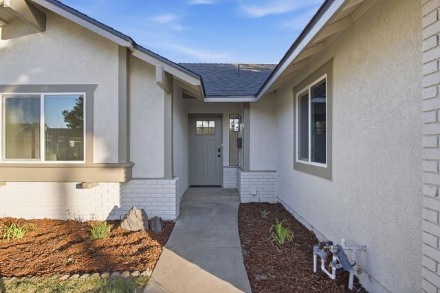 2044 Peggy Ln, Modesto, CA 95351