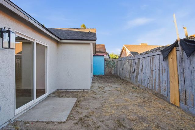 2044 Peggy Ln, Modesto, CA 95351