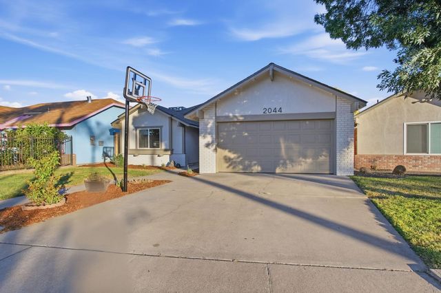 2044 Peggy Ln, Modesto, CA 95351