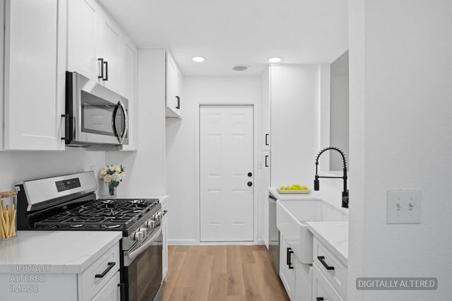 2044 Peggy Ln, Modesto, CA 95351