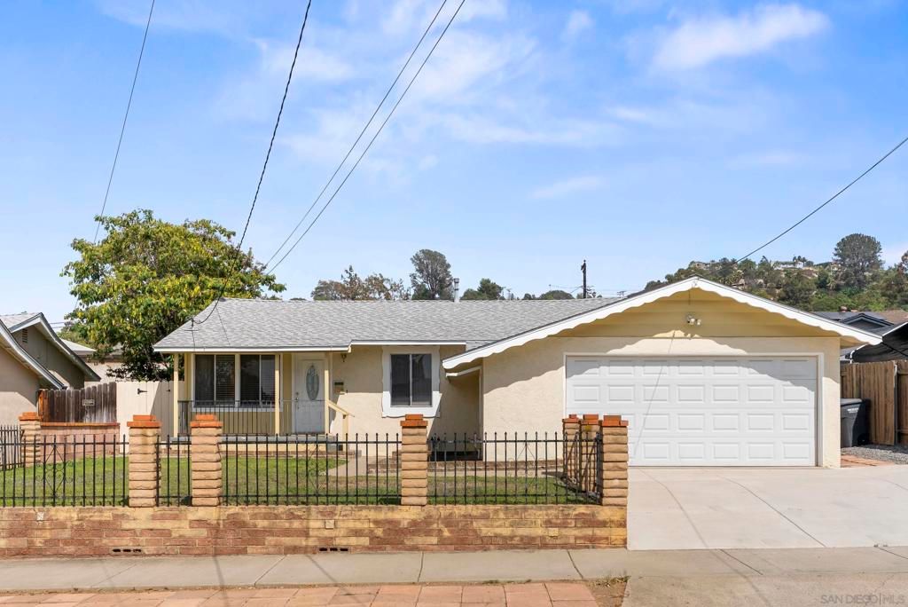 1039 Alveda Ave, El Cajon, CA 92019 — exterior