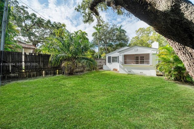 1790 Wa Kee Na Dr, Miami, FL 33133