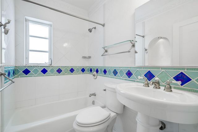 1790 Wa Kee Na Dr, Miami, FL 33133