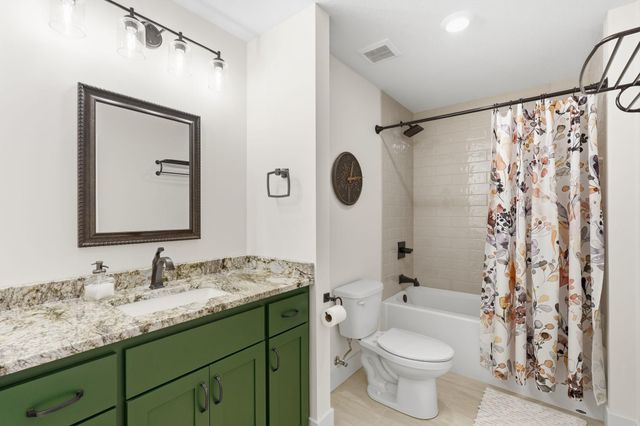 2237 Pioneer Trail, New Richmond, WI 54017