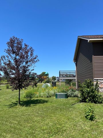 2237 Pioneer Trail, New Richmond, WI 54017