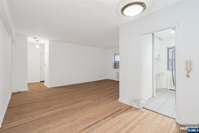 3051 Edwin 1B, Fort Lee, NJ 07024