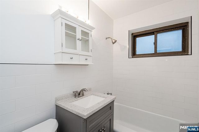 3051 Edwin 1B, Fort Lee, NJ 07024