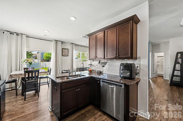 7596 Nolen Farm Drive, Gastonia, NC 28056