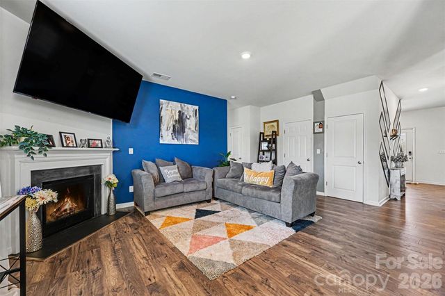 7596 Nolen Farm Drive, Gastonia, NC 28056