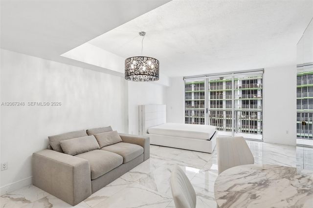 1750 N Bayshore Drive 3207, Miami, FL 33132