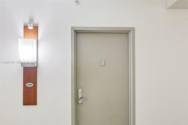 1750 N Bayshore Drive 3207, Miami, FL 33132