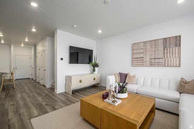 7529 S TOPAZ SKY LN, West Jordan, UT 84081