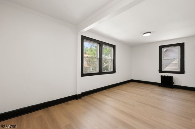 105 Burchard Ave, East Orange City, NJ 07017