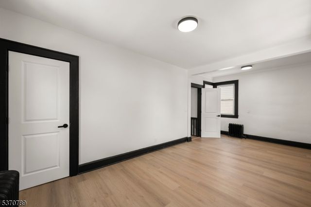 105 Burchard Ave, East Orange City, NJ 07017