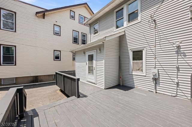 105 Burchard Ave, East Orange City, NJ 07017