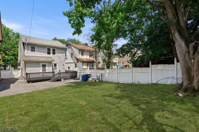 105 Burchard Ave, East Orange City, NJ 07017