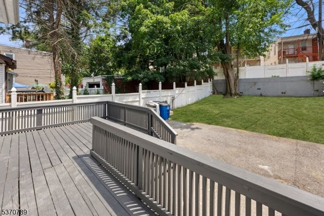 105 Burchard Ave, East Orange City, NJ 07017