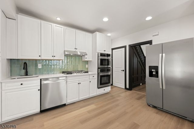 105 Burchard Ave, East Orange City, NJ 07017