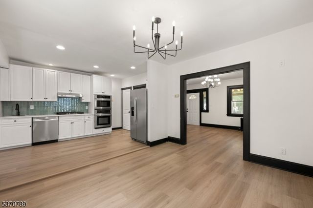 105 Burchard Ave, East Orange City, NJ 07017