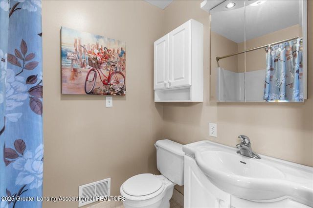 4870 Westgate Circle, Holt, MI 48842