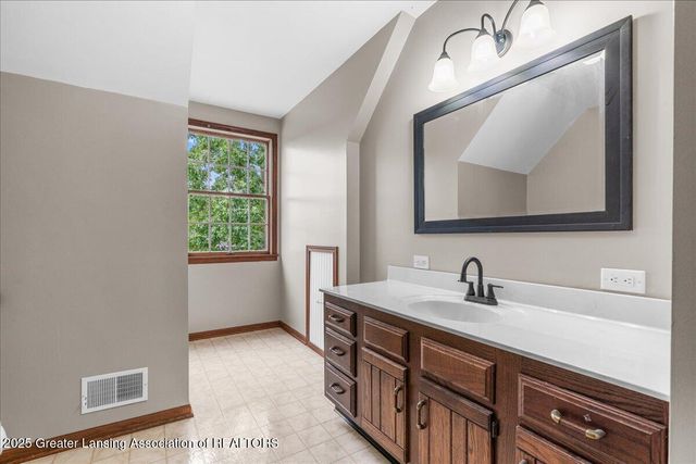 4870 Westgate Circle, Holt, MI 48842