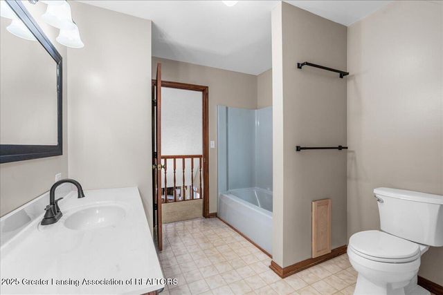 4870 Westgate Circle, Holt, MI 48842