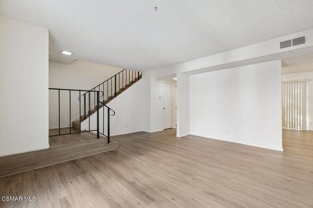 27401 Country Glen Road, Agoura Hills, CA 91301
