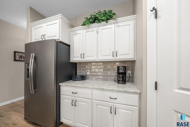 5425 S Salvation Pl Place, Sioux Falls, SD 57108