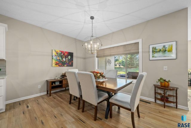 5425 S Salvation Pl Place, Sioux Falls, SD 57108