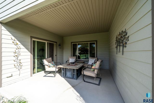 5425 S Salvation Pl Place, Sioux Falls, SD 57108