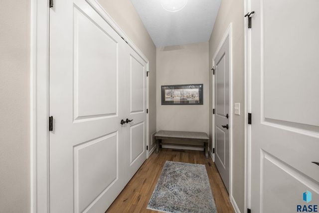 5425 S Salvation Pl Place, Sioux Falls, SD 57108