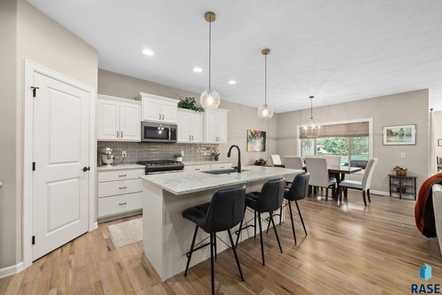 5425 S Salvation Pl Place, Sioux Falls, SD 57108