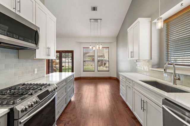 9408 Doliver DR, Austin, TX 78748