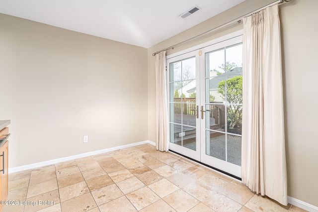 10409 Bay Pointe Cir, Louisville, KY 40241