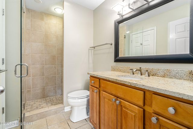 10409 Bay Pointe Cir, Louisville, KY 40241