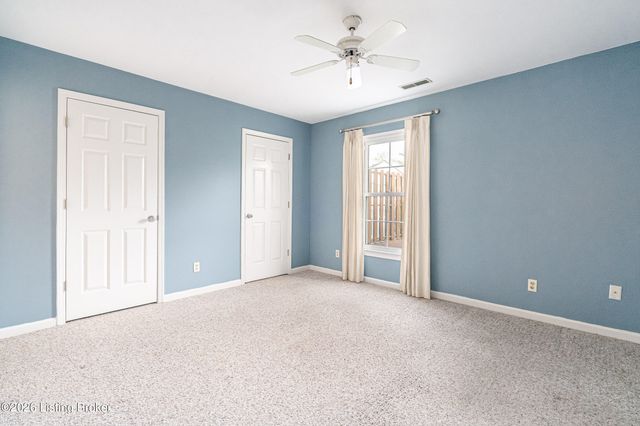 10409 Bay Pointe Cir, Louisville, KY 40241