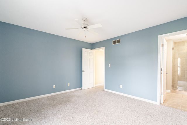 10409 Bay Pointe Cir, Louisville, KY 40241