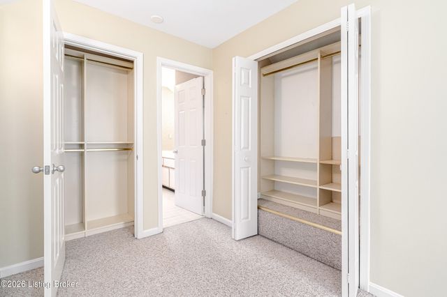 10409 Bay Pointe Cir, Louisville, KY 40241