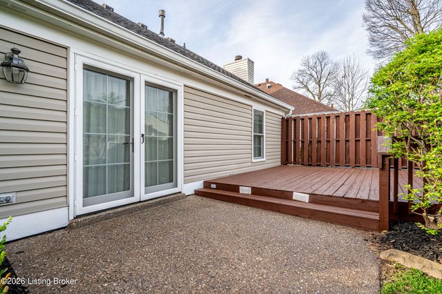 10409 Bay Pointe Cir, Louisville, KY 40241