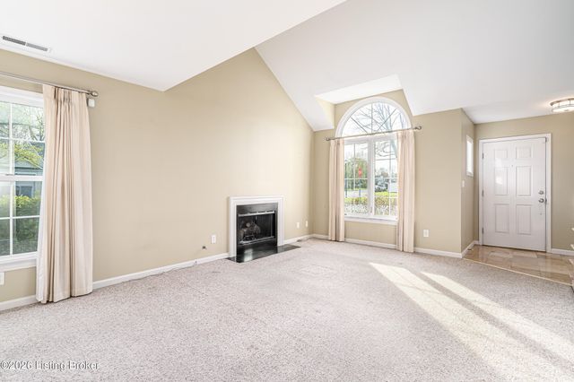 10409 Bay Pointe Cir, Louisville, KY 40241