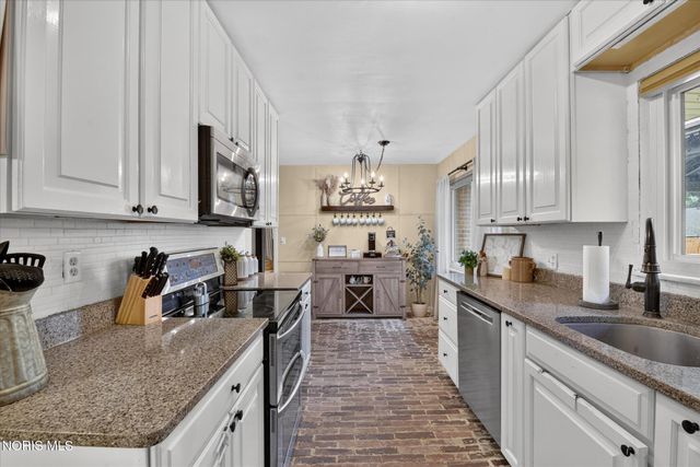 800 Phillips Street, Maumee, OH 43537