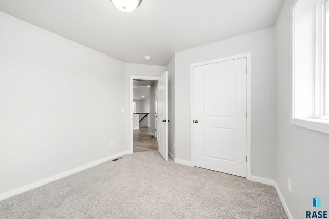 6305 W Valentine St, Sioux Falls, SD 57107