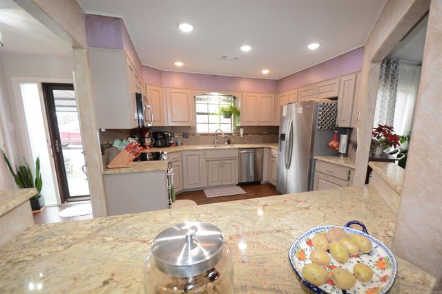 2311 Lakeshore Dr Unit L2, Hot Springs, AR 71913