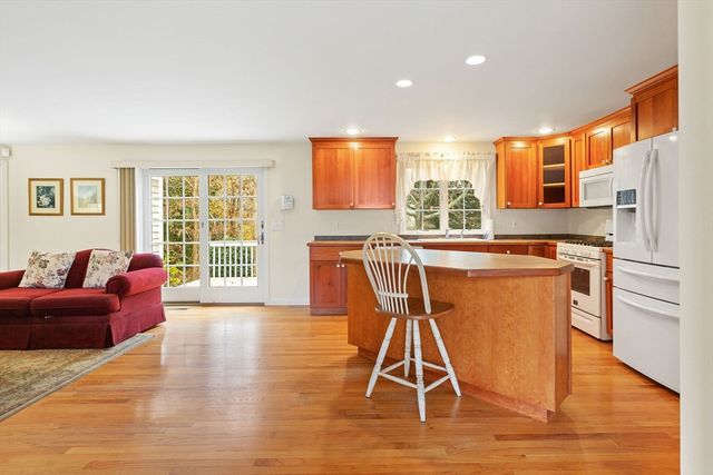 4 Hope, Harwich, MA 02645